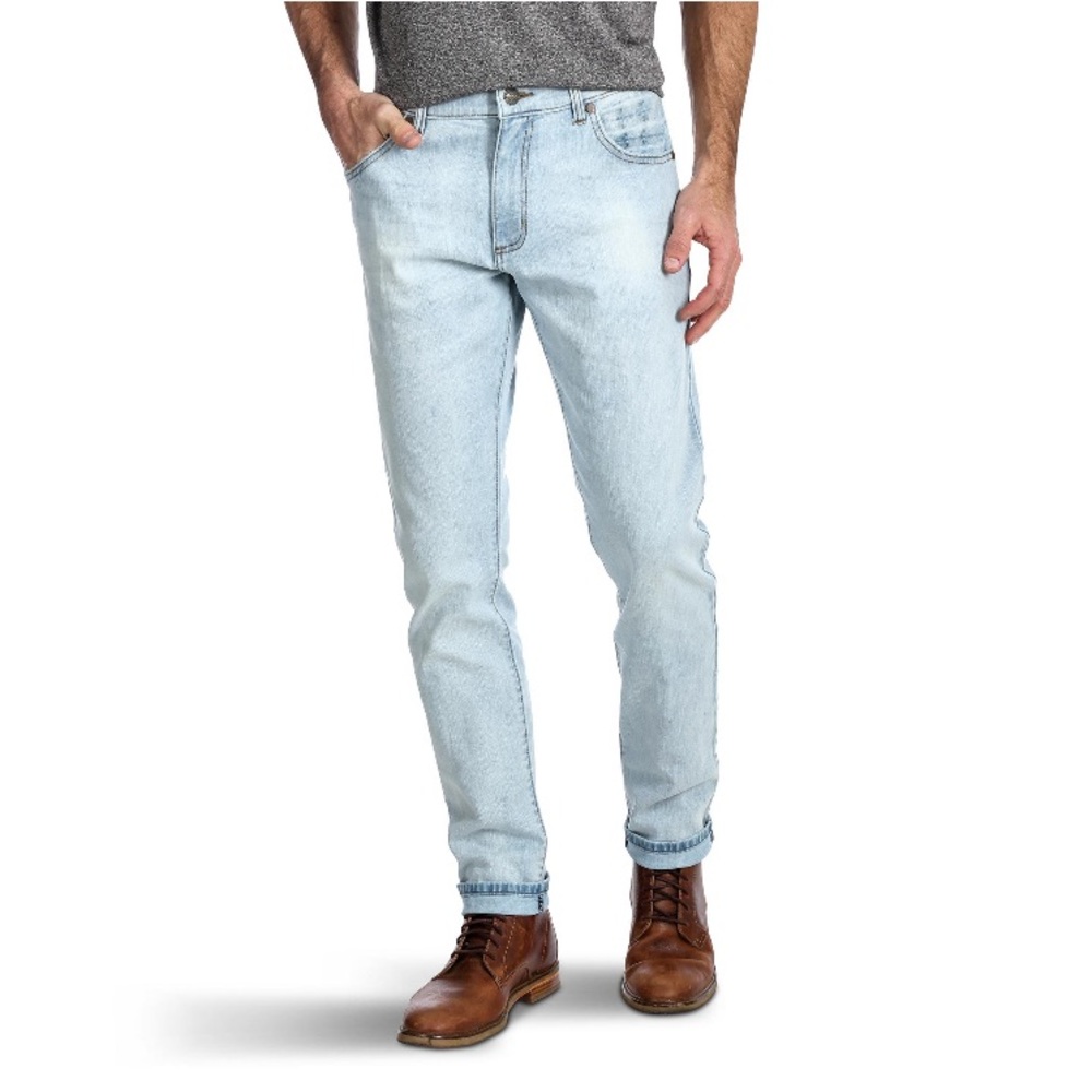 30x32 Wrangler light wash slim-fit tapered Jeans